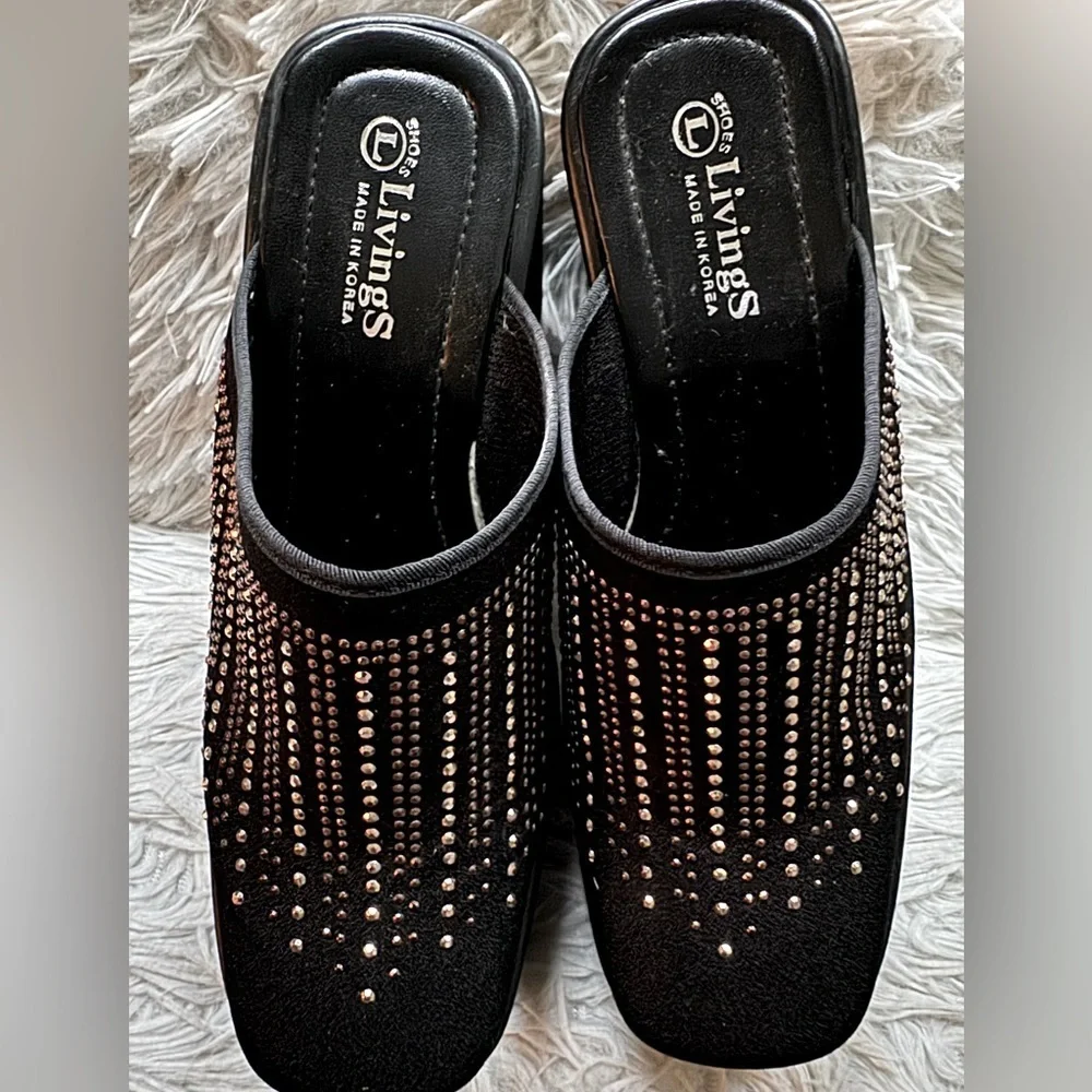 New RARE (Made in Korea) Black platform mules size 6-7 w/rose gold rhinestone.